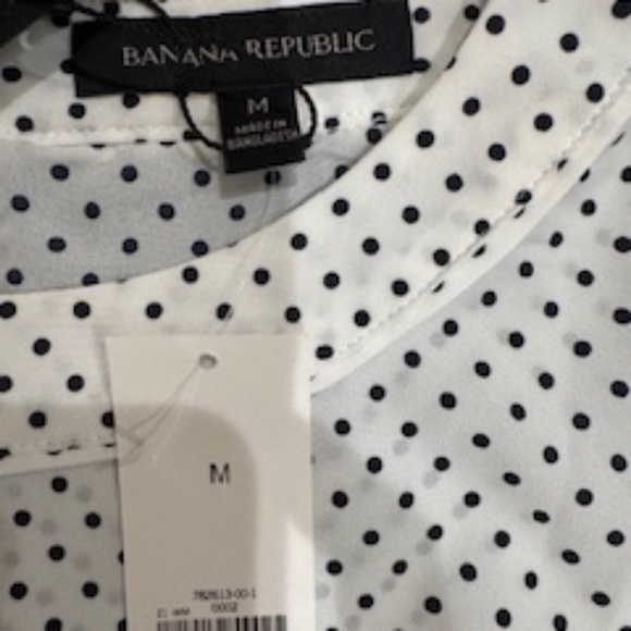 NEW WITH TAGS!  Adorable Banana Republic Black/White top ruffle-sleeves, Medium - Picture 3 of 7